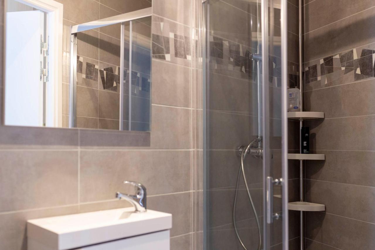 Loc Trotteur Le Graphite T2 Grand Confort Terrasse Лурд Екстериор снимка